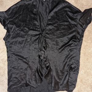 NWOT Victoria's Secret black silk kimono shorty robe-one size